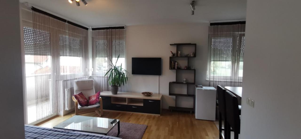 Apartment Daphnia ซาเกร็บ ภายนอก รูปภาพ