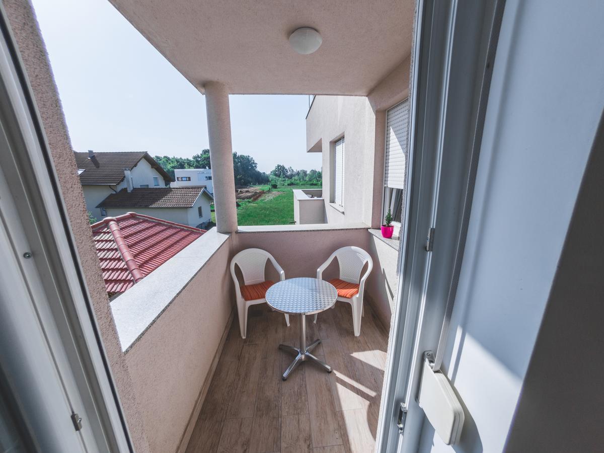 Apartment Daphnia ซาเกร็บ ภายนอก รูปภาพ