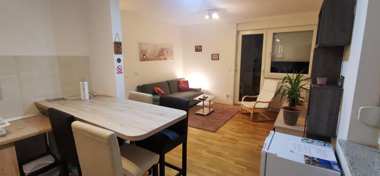 Apartment Daphnia ซาเกร็บ ภายนอก รูปภาพ