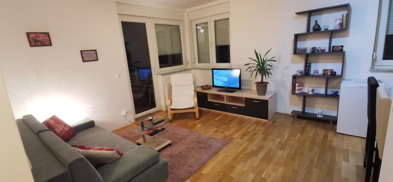 Apartment Daphnia ซาเกร็บ ภายนอก รูปภาพ